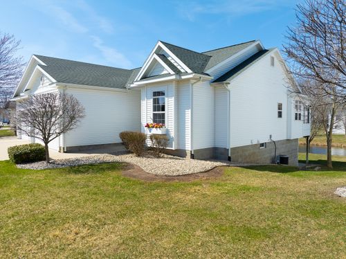 2498 E Turning Leaf Way, Fruitport, MI, 49415-8880 | Card Image