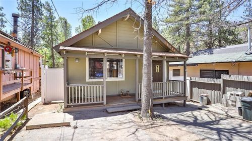 32905 Chipmunk Ln, Running Springs, CA, 92382 | Card Image