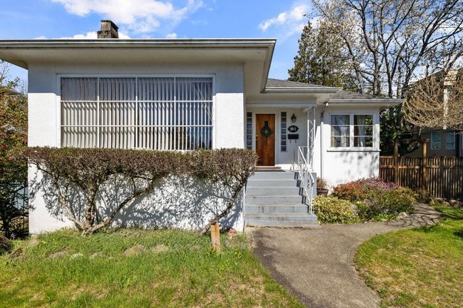 1561 Jefferson Avenue, House other with 3 bedrooms, 2 bathrooms and 1 parking in West Vancouver BC | Image 1