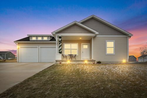 940 Quail Run Run, Lomira, WI, 53048 | Card Image