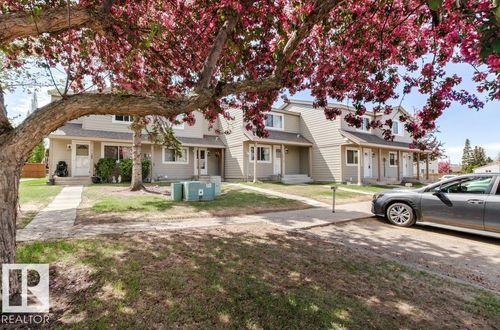 795 Village Dr, Sherwood Park, AB, T8A4H9 | Card Image