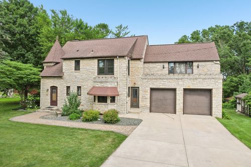 1003 Charles St, Watertown, WI, 53094-5003 | Card Image