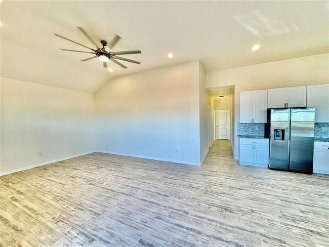 18 Edgewater St, House other with 3 bedrooms, 2 bathrooms and 2 parking in Hitchcock TX | Image 18