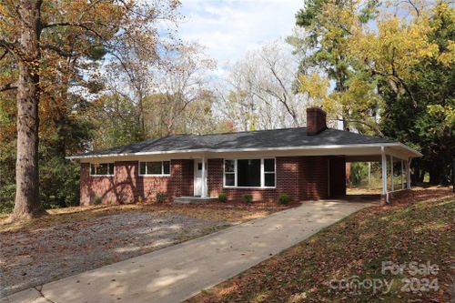 421 High Circle Nw, Lenoir, NC, 28645 | Card Image