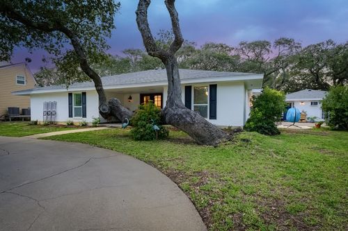2011 Cochran Ln, Rockport, TX, 78382-3413 | Card Image