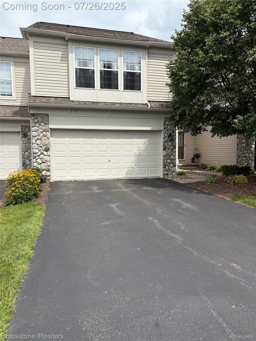 519 Dockside Cir, Holly, MI, 48442-2026 | Card Image