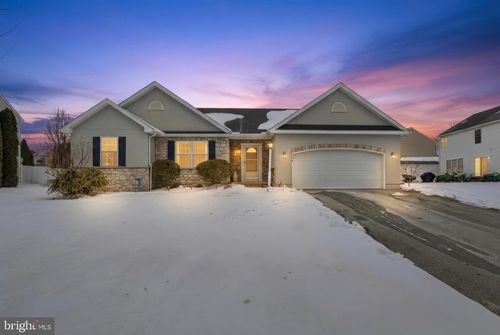 390 Pebble Beach Dr, MOUNT WOLF, PA, 17347-9578 | Card Image