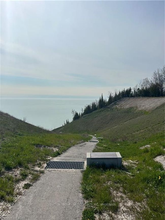 13 Sutton Dr, House other with 2 bedrooms, 0 bathrooms and 1 parking in Goderich ON | Image 20