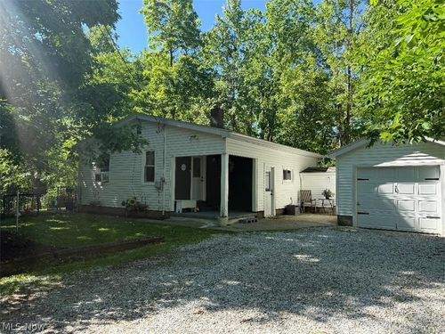 906 Dora Ln, Aurora, OH, 44202-9540 | Card Image