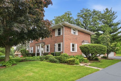 1065 Barneswood Dr, Downers Grove, IL, 60515-1412 | Card Image