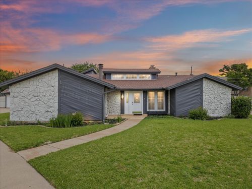 3925 Greenhills Ct W, Irving, TX, 75038-6609 | Card Image