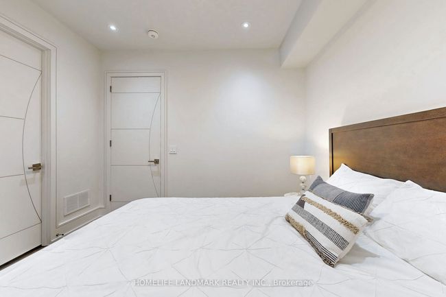 301 Jedburgh Rd, House other with 5 bedrooms, 4 bathrooms and 2 parking in Toronto ON | Image 20