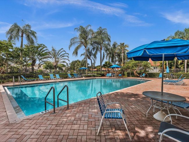 2970 Myrtle Oak Cir, House other with 2 bedrooms, 2 bathrooms and null parking in Davie FL | Image 39