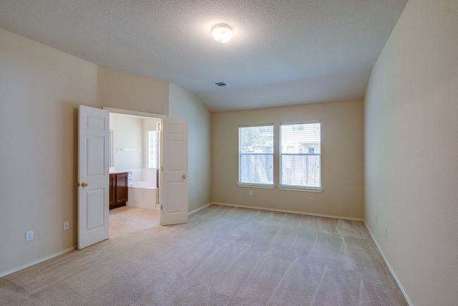 11308 Los Comancheros Rd, House other with 3 bedrooms, 2 bathrooms and 2 parking in Austin TX | Image 15