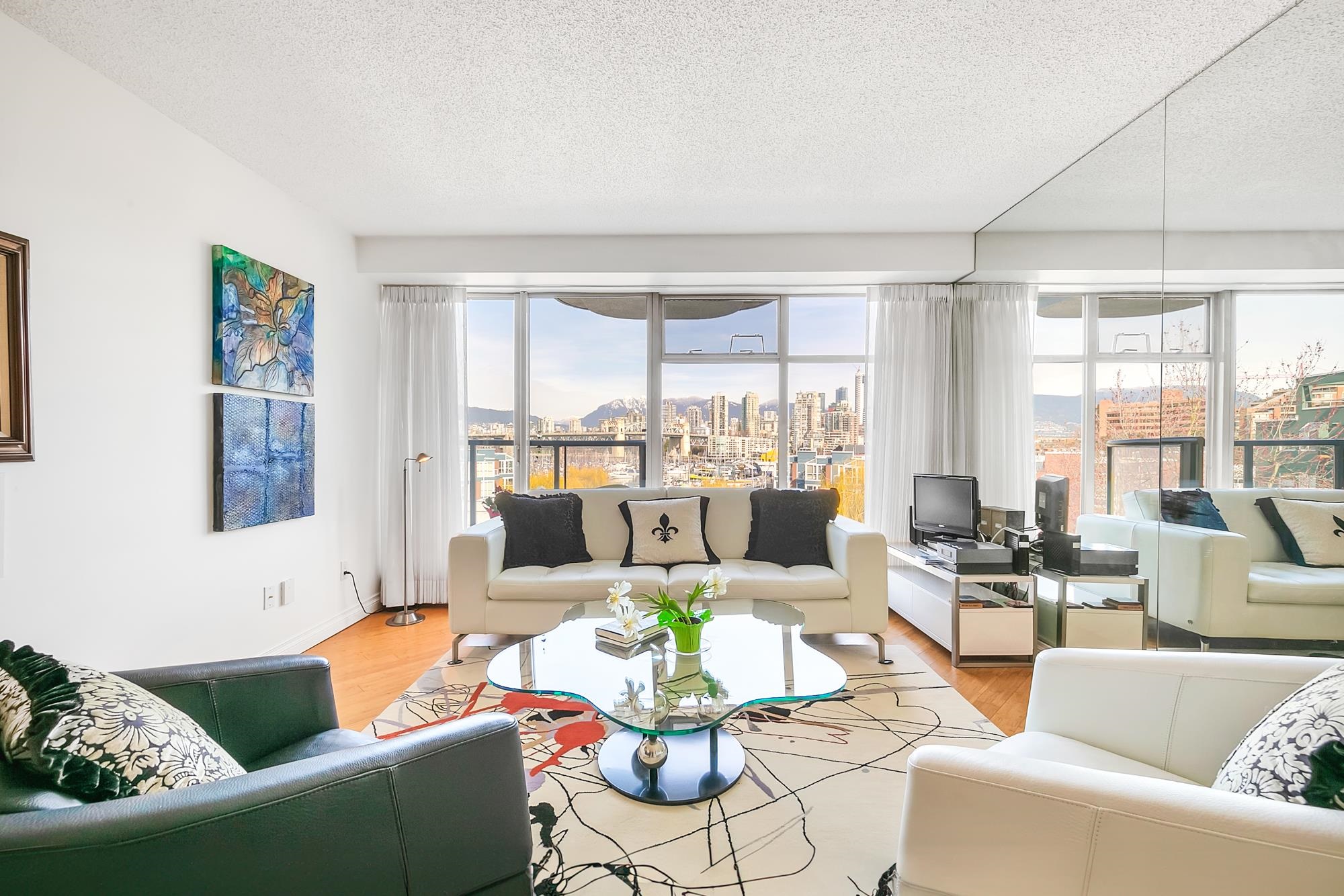 533 - 1515 W 2 Nd Avenue, Condo with 1 bedrooms, 1 bathrooms and 1 parking in Vancouver BC | Image 1