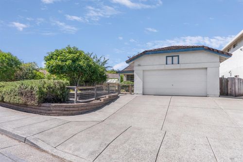 1045 Ventana Dr, Windsor, CA, 95492-7809 | Card Image