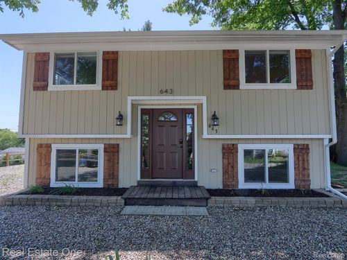643 Detroit Ave, Lake Orion, MI, 48362-2333 | Card Image