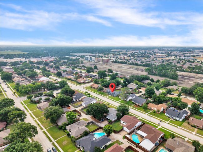 Aerial overview of property's location featuring nearby suburban area | Image 30