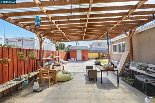7447 Lockwood St, Oakland, CA, 94621-3156 | Card Image