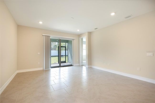 376 Ibiza Loop, House other with 2 bedrooms, 2 bathrooms and null parking in VENICE FL | Image 7