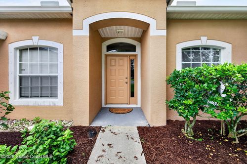 903 Del Mar Cir, West Melbourne, FL, 32904-7305 | Card Image