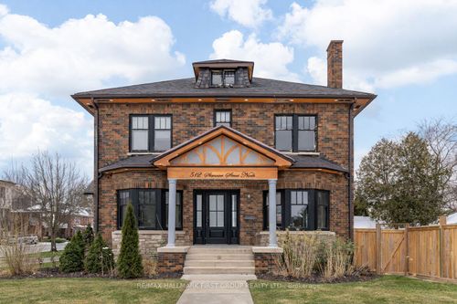 512 Simcoe St N, Oshawa, ON, L1G4T9 | Card Image