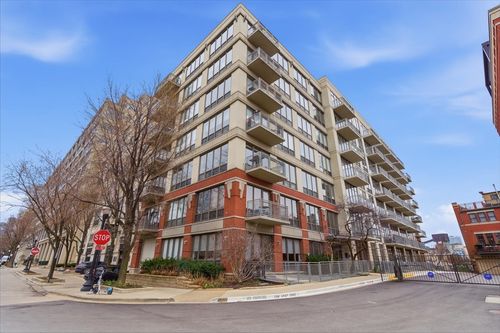 104-1000 N Kingsbury St, Chicago, IL, 60610-6879 | Card Image