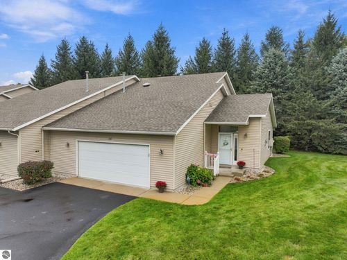 210 Greenview Cir, Cadillac, MI, 49601 | Card Image