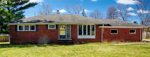 8160 Marianna Blvd, Broadview Heights, OH, 44147-1436 | Card Image