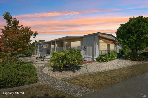 90 Hacienda Dr, Napa, CA, 94558-1656 | Card Image