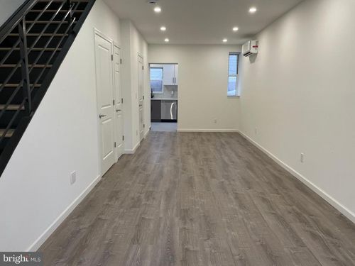 1813 Reese St, PHILADELPHIA, PA, 19122-2118 | Card Image