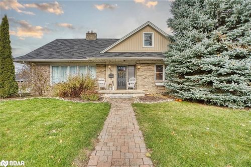 {{alt}} | Card Image