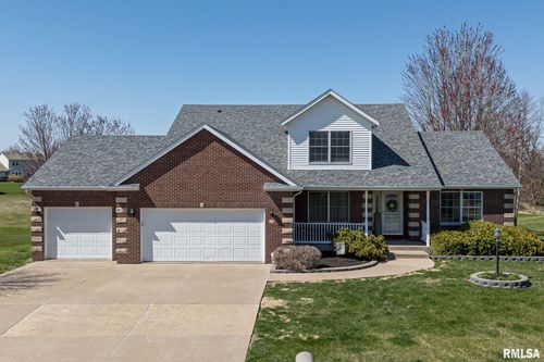 12 Douglas Way, Eldridge, IA, 52748-9573 | Card Image