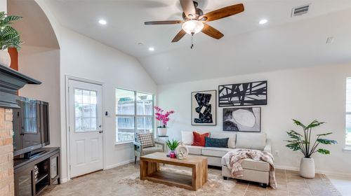 920 Park Forest Dr, Hurst, TX, 76053-7160 | Card Image