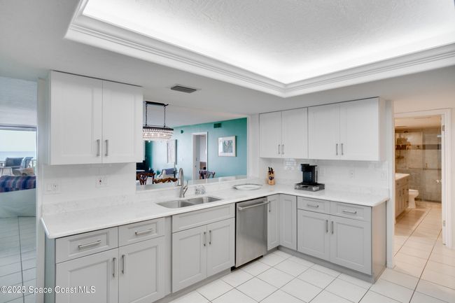 201 - 1527 S Atlantic Ave, Condo with 3 bedrooms, 2 bathrooms and null parking in COCOA BEACH FL | Image 12