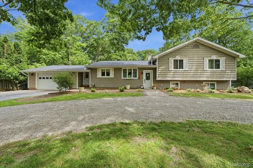 10210 Lavern Ct, Clio, MI, 48420-1917 | Card Image