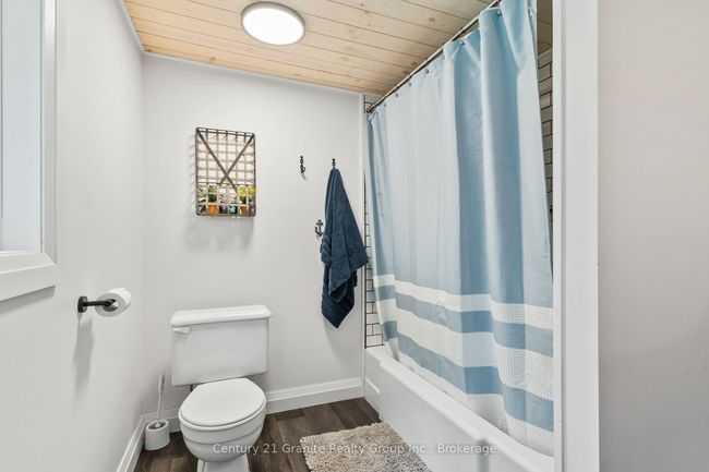 10979 Highway 118, House other with 3 bedrooms, 1 bathrooms and 8 parking in Algonquin Highlands ON | Image 16