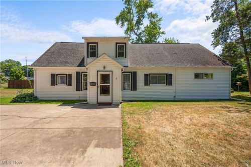 470 3rd St, Geneva, OH, 44041-1050 | Card Image