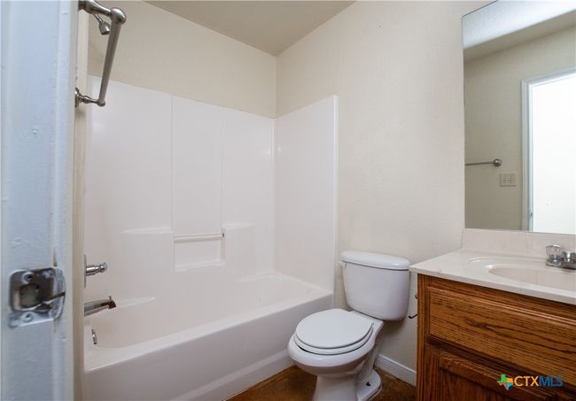 A - 211 W Arlo Rd, Home with 3 bedrooms, 2 bathrooms and null parking in Harker Heights TX | Image 11