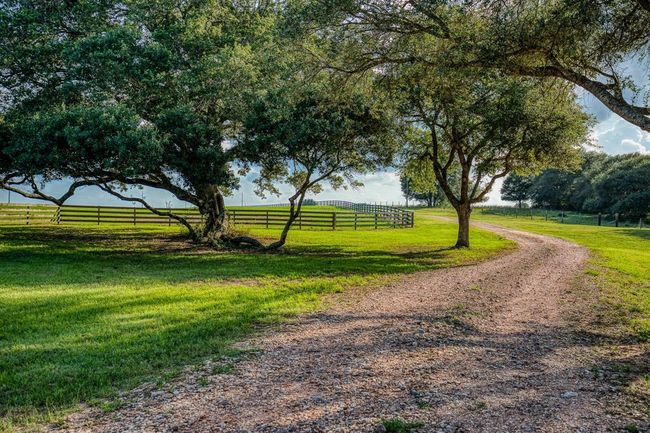 1100 Dittmar Rd, Home with 3 bedrooms, 3 bathrooms and 2 parking in Cat Spring TX | Image 5