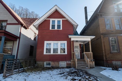 206 N 37th St, Milwaukee, WI, 53208-3701 | Card Image
