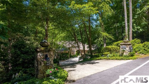 213 River Overlook Rd, Sapphire, NC, 28774-8735 | Card Image