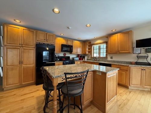 21 Highland Ave, Canaan, NH, 03741-7835 | Card Image