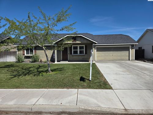 5803 Maryhill Ln, Pasco, WA, 99301-8752 | Card Image