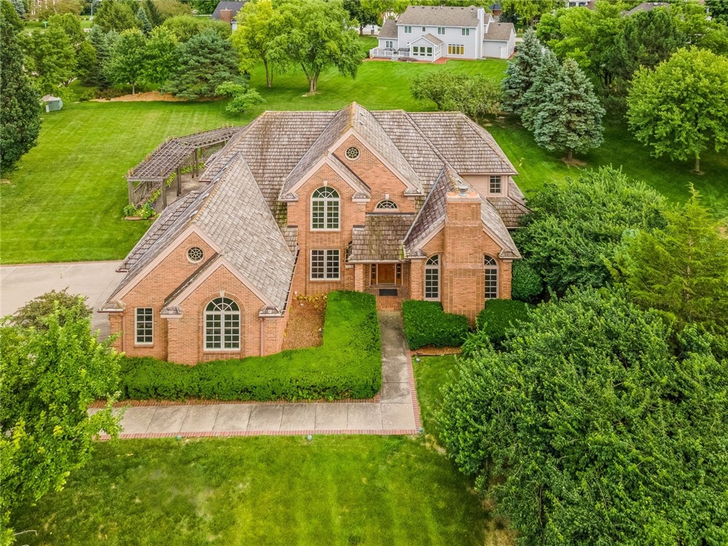 Lakeview Dr, Clive, IA 50325