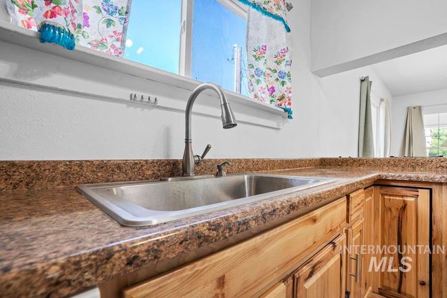 223 W Boulevard, House other with 6 bedrooms, 2 bathrooms and null parking in New Plymouth ID | Image 14