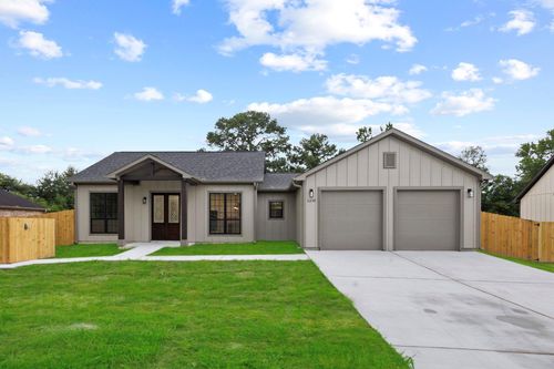 5290 Highlander, Orange, TX, 77630-9460 | Card Image