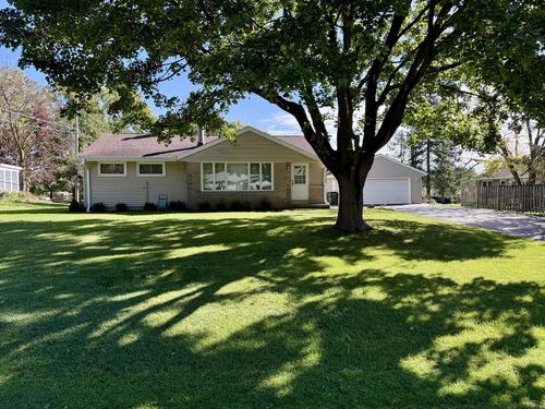 3840 S Sunny View Drive, New Berlin, WI, 53151 | Card Image
