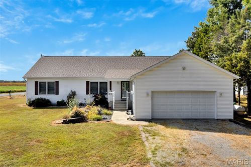 17485 Coles Creek Rd, Carlyle, IL, 62231-4129 | Card Image