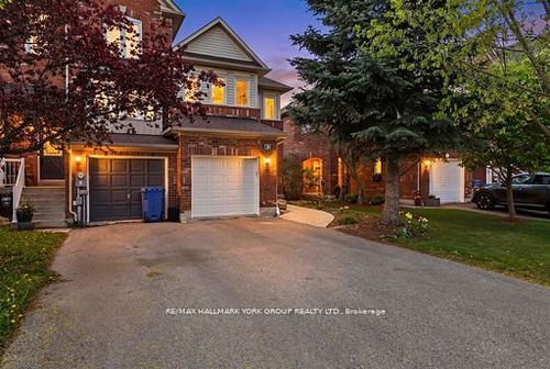 82 Baywell Cres, Aurora, ON, L4G7N4 | Card Image